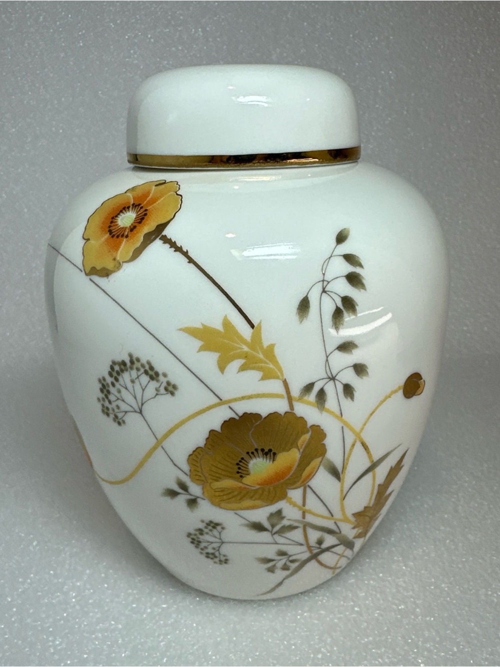 Vintage OTAGIRI Golden Poppy Ginger Jar 6” White Yellow Gold Porcelain W/ Lid